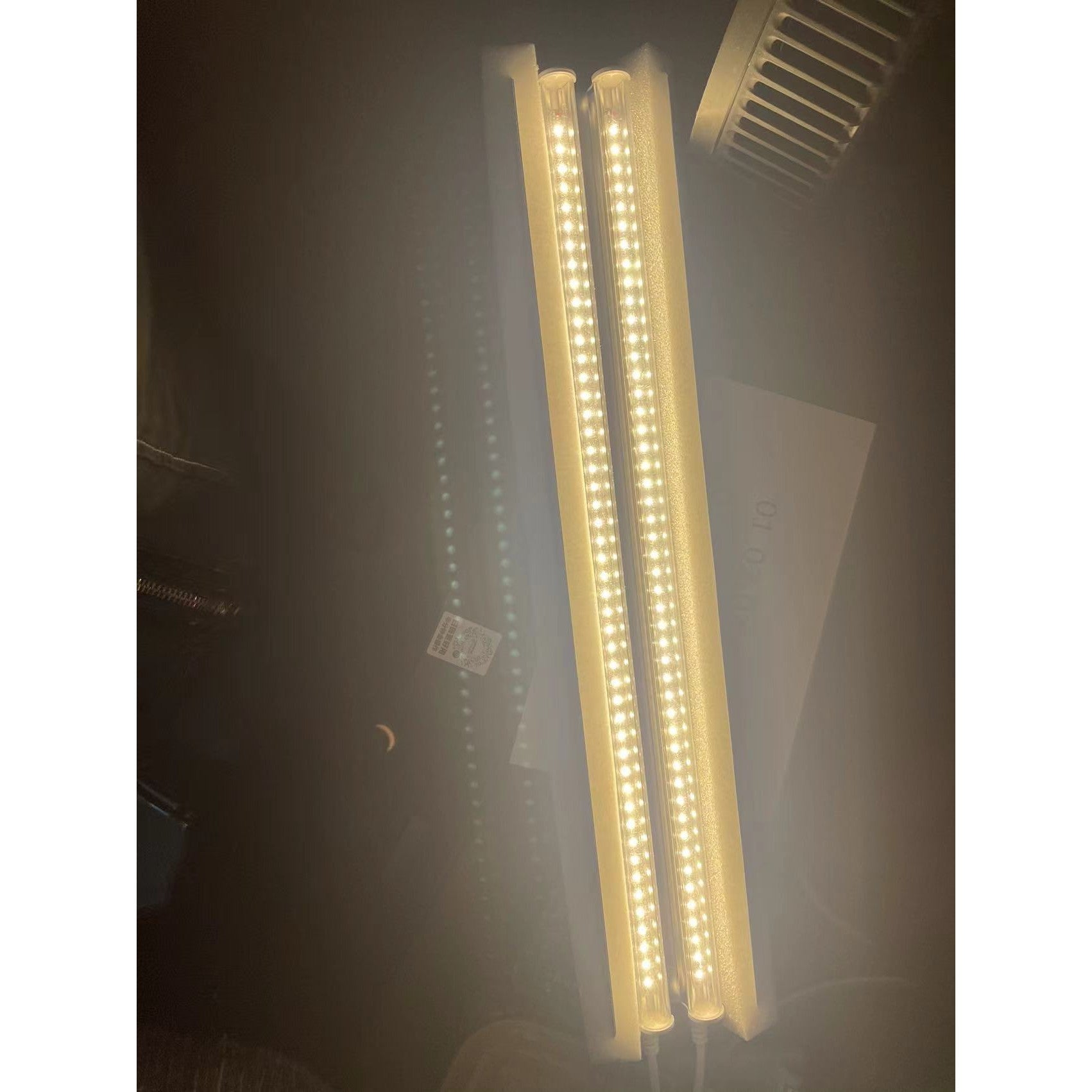 Lampa dubla pentru cresterea plantelor Flippy, 50 cm, T5, tehnologie LED, nu afecteaza plantele, potrivit pentru