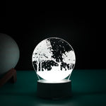 Lampa LED decorativa, Flippy, 3D, Peisaj de iarna, cu telecomanda, doua moduri de alimentare USB si baterii, 20 cm