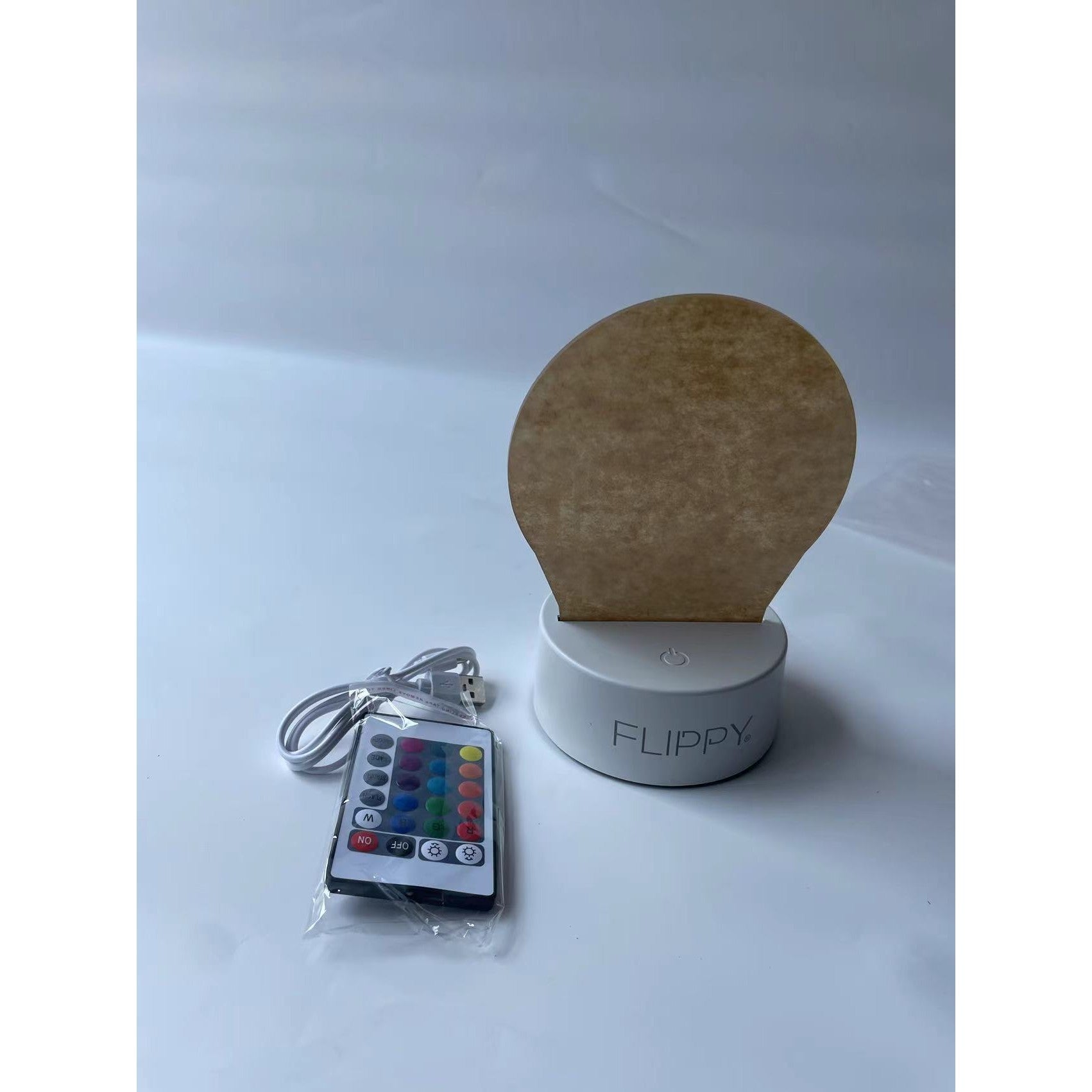 Lampa LED decorativa, Flippy, 3D, Peisaj de iarna, cu telecomanda, doua moduri de alimentare USB si baterii, 20 cm
