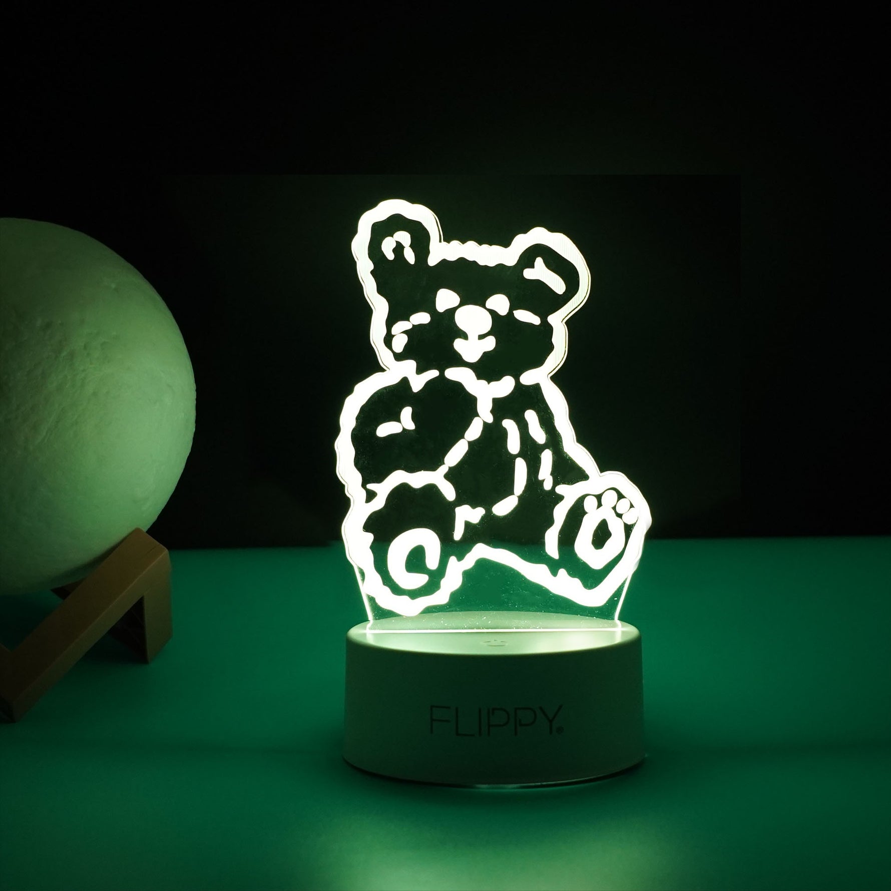 Lampa LED decorativa, Flippy, 3D, Ursulet, cu telecomanda, doua moduri de alimentare USB si baterii, 20 cm inaltime,