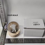 Lampa LED Decorativa, Flippy, cu Bila de Cristal cu Diametru 6cm, Model Astronaut 3D, Alimentare USB, Suport din Lemn,