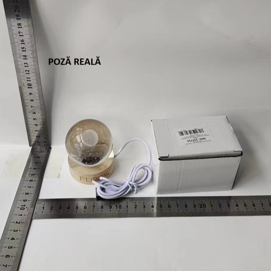 Lampa LED Decorativa, Flippy, cu Bila de Cristal cu Diametru 6cm, Model Astronaut pe Scara catre Luna 3D, Alimentare