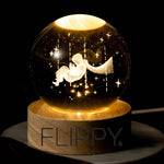 Lampa LED Decorativa, Flippy, cu Bila de Cristal cu Diametru 6cm, Model Micul Print 3D, Alimentare USB, Suport din