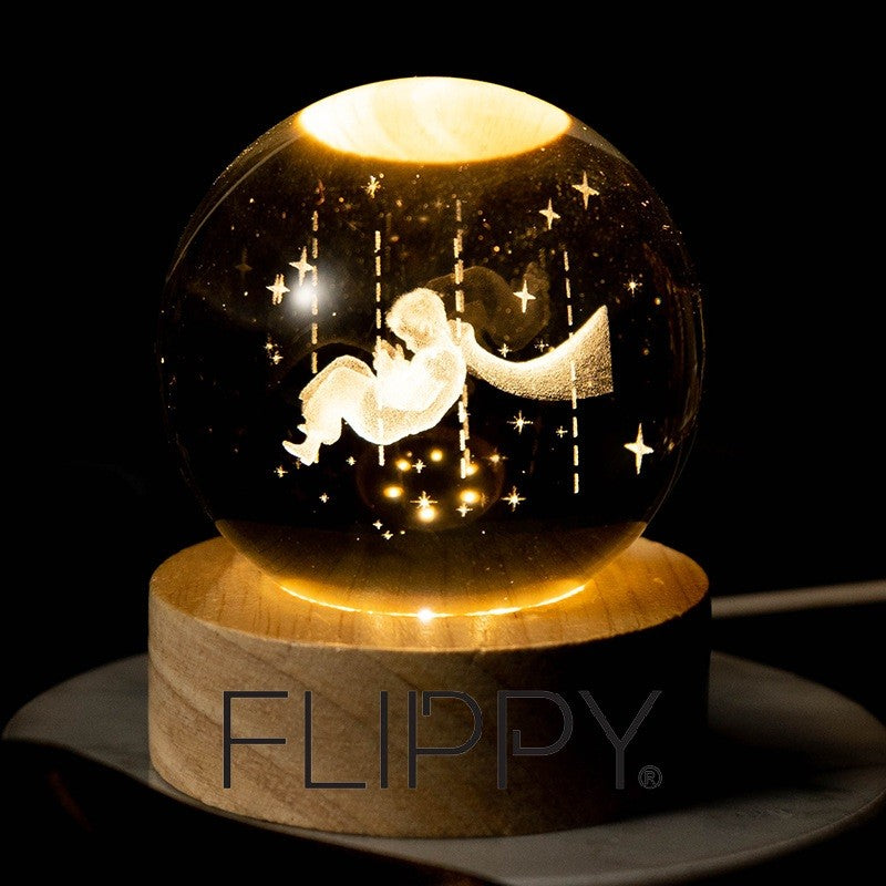 Lampa LED Decorativa, Flippy, cu Bila de Cristal cu Diametru 6cm, Model Micul Print 3D, Alimentare USB, Suport din
