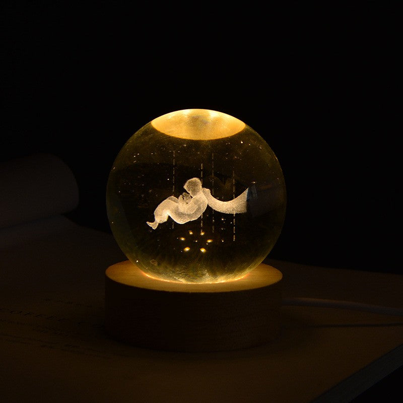 Lampa LED Decorativa, Flippy, cu Bila de Cristal cu Diametru 6cm, Model Micul Print 3D, Alimentare USB, Suport din