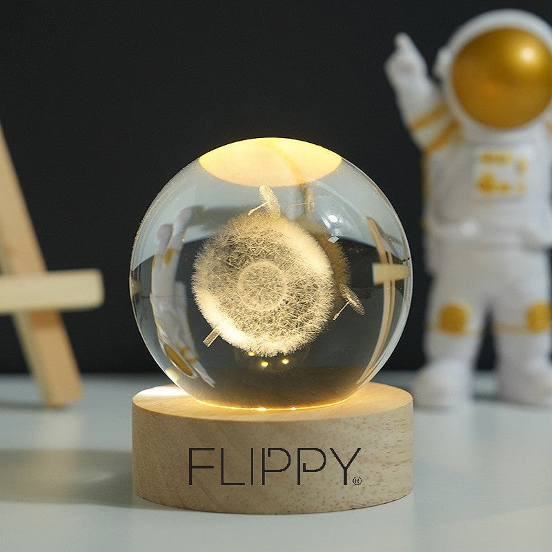 Lampa LED Decorativa, Flippy, cu Bila de Cristal cu Diametru 6cm, Model Papadie 3D, Alimentare USB, Suport din Lemn,