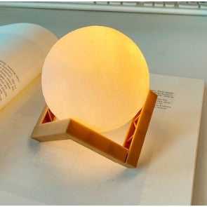 Lampa de veghe in forma de luna 3D Moon Light Multicolor, alimentare baterii, stand plastic inclus, 8 cm, Flippy