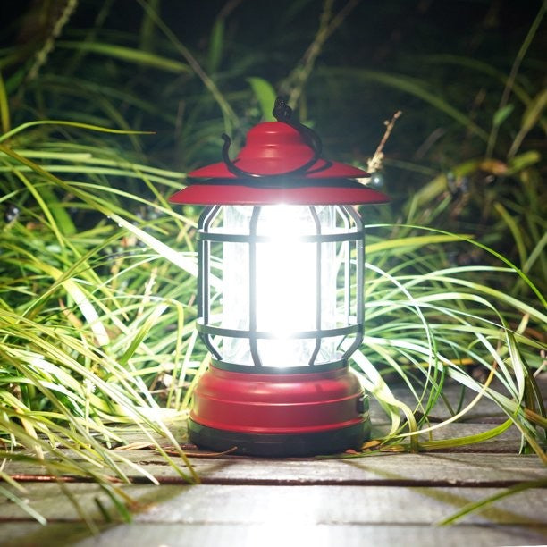 Portable camping light, vintage lantern with hook, ABS, 21 COB LED lighting, adjustable intensity, 5W, reversible, red