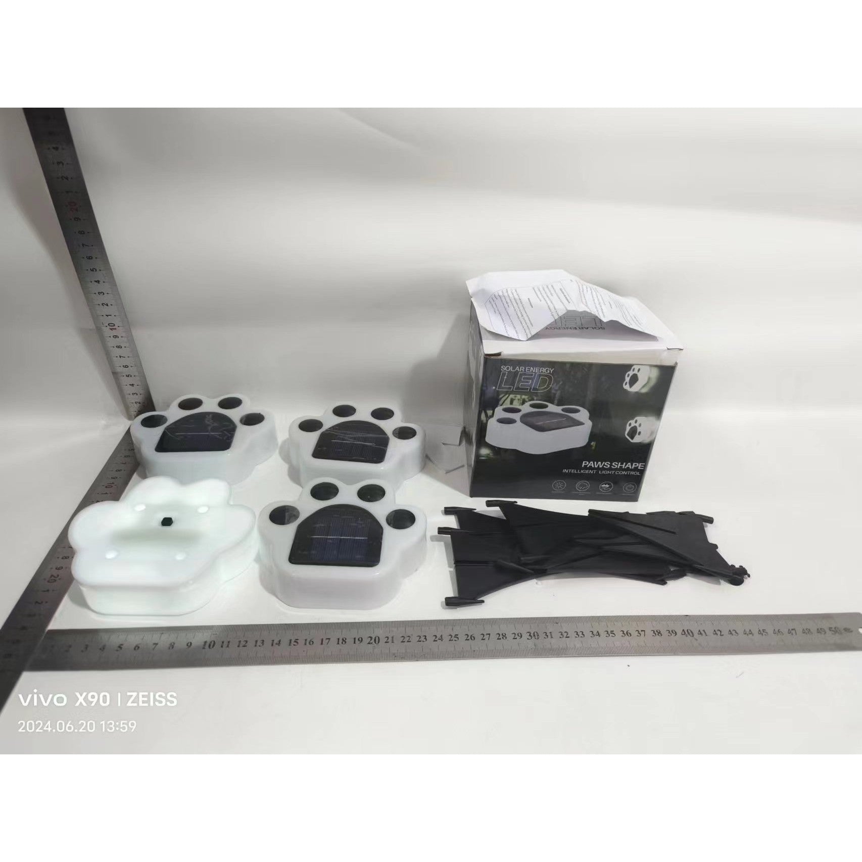 Set 4 Lampi Solare Led pentru Gradina, Flippy, Model Laba de Urs, 14 x 13 x 3 cm, Buton On-Off, Alb Rece, Negru/Alb