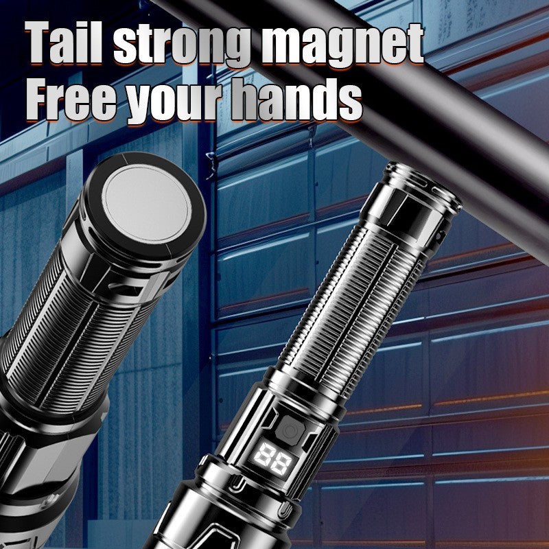 Lanternă Flippy P50 cu zoom telescopic, afișaj digital și ieșire magnetică Model 117