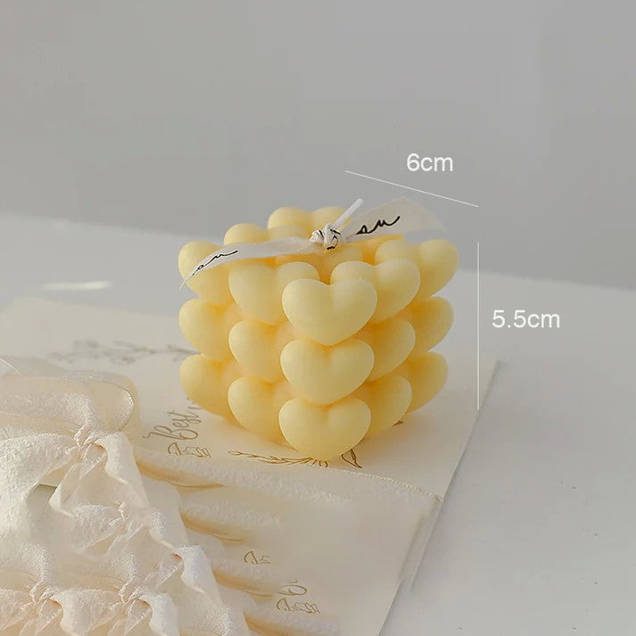 Lumanare Parfumata Decorativa, Flippy, Model Abstract Cub din Inimioare, Lumanare pentru Diferite Ocazii, 6 x 5.5 cm,