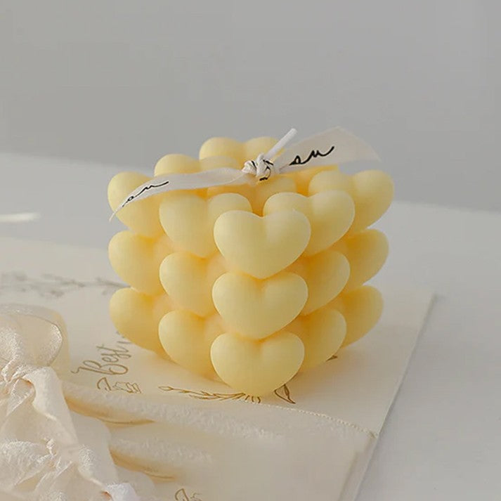 Lumanare Parfumata Decorativa, Flippy, Model Abstract Cub din Inimioare, Lumanare pentru Diferite Ocazii, 6 x 5.5 cm,