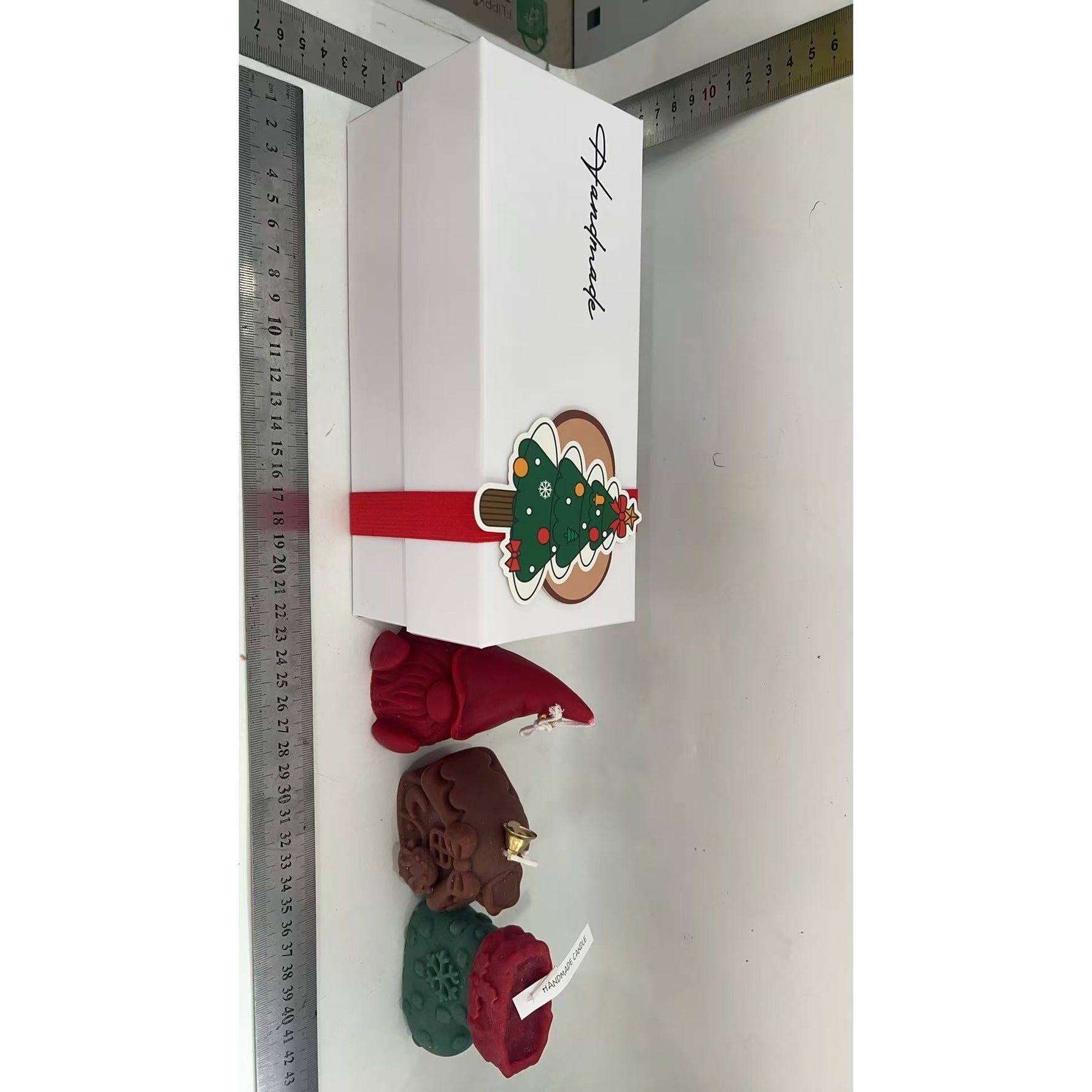 Lumanari Parfumate de Craciun, Flippy, GIFT BOX din 3 Lumanari din Ceara de Soia, Model B Pitic, Casuta, Ciorap, 22.5 x