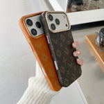Carcasa Magnetica, Flippy, Compatibila Apple iPhone 15 Pro Max, din Fibra de Carbon, Litere Fosforescente, Maro