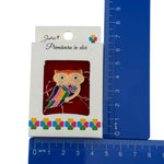 Martisor Brosa Mica in Cutie, Jolie, Dimensiune Brosa 2.5-3cm, Material Metal, Model Bufnita Colorata