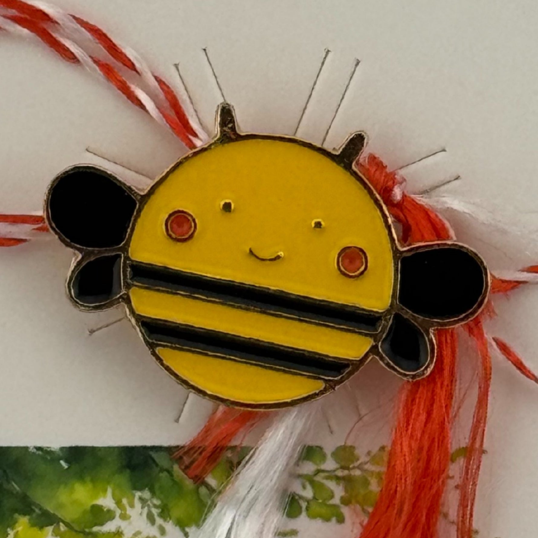 Martisor pentru copii, Jolie, Material Metal, Ambalaj Carton cu Design, Dimensiune Brosa Aproximativ 2x2 cm,