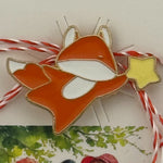 Martisor pentru copii, Jolie, Material Metal, Ambalaj Carton cu Design, Dimensiune Brosa Aproximativ 2x2 cm,