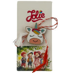 Martisor pentru copii, Jolie, Material Metal, Ambalaj Carton cu Design, Dimensiune Brosa Aproximativ 2x2 cm,
