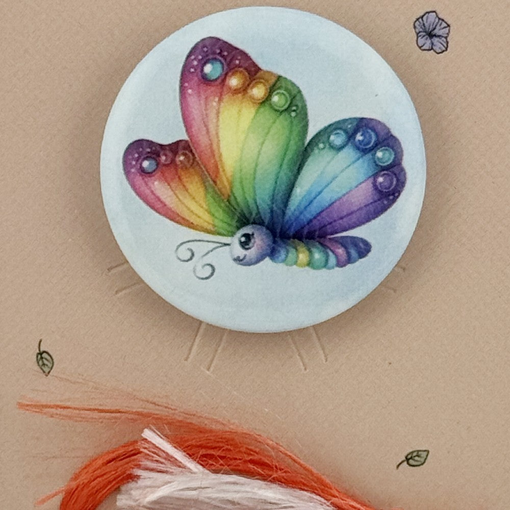 Martisor cu Brosa pentru copii, Jolie, Material Metal, Ambalaj Carton cu Design, Model Fluture, Multicolor