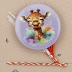 Martisor cu Brosa pentru copii, Jolie, Material Metal, Ambalaj Carton cu Design, Model Girafa, Mov multicolor