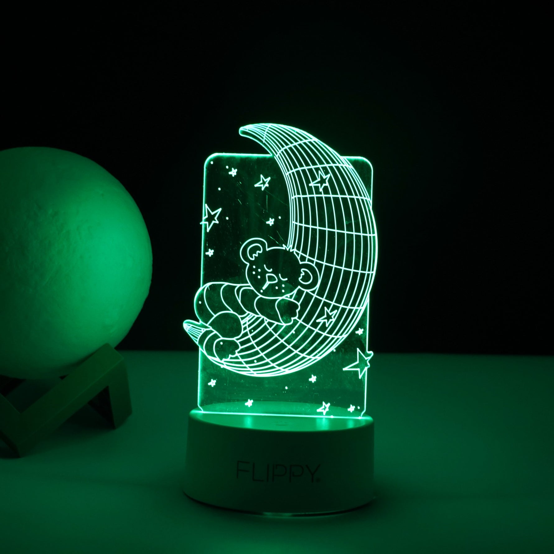 Lampa LED decorativa, Flippy, 3D, Ursulet si Semiluna, cu telecomanda, doua moduri de alimentare USB si baterii, 20 cm