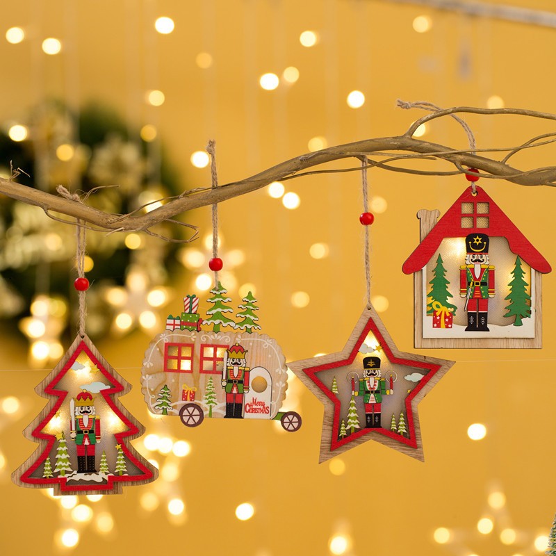 Ornament de Brad, Flippy, cu Lumini LED, din Lemn, Figurina Spargatorul de Nuci, Model Casuta, Multicolor