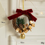 Ornament de Brad, Flippy, tip Coronita de Craciun cu 1 Clopotel cu Flori Aurii si Conuri de Brad, Panglica Rosie de