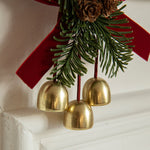 Ornament de Brad, Flippy, tip Funda de Craciun cu 3 Clopotei Aurii si Conuri de Brad, Panglica Rosie de Velvet, 16 x 11