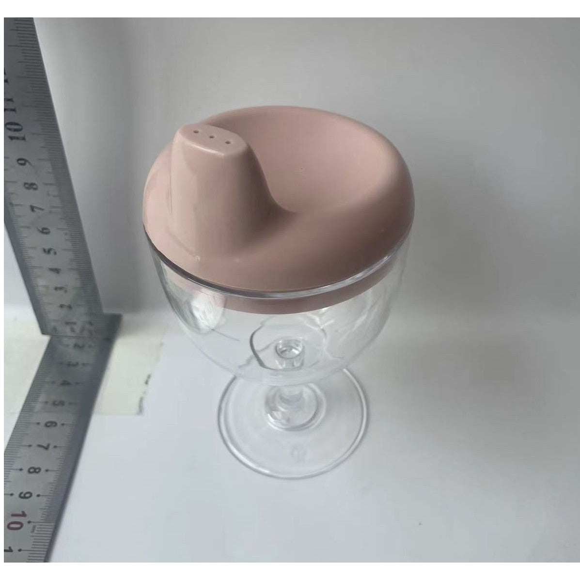 Pahar din Plastic Transparent cu Picior, Flippy, pentru Copii, 14 x 7.7 cm, cu Cioc Antiscurgere, + 3 Ani, Fara Maner,