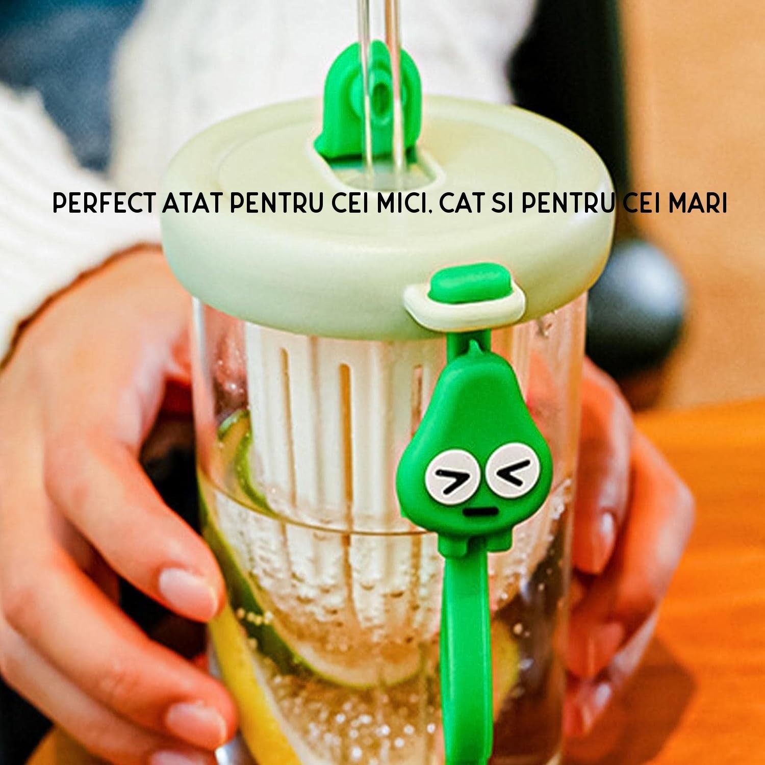 Pahar din silicon, cu capac si pai, pentru copii, Flippy, anti-cadere, compartiment pentru fructe/ceai/gheata,