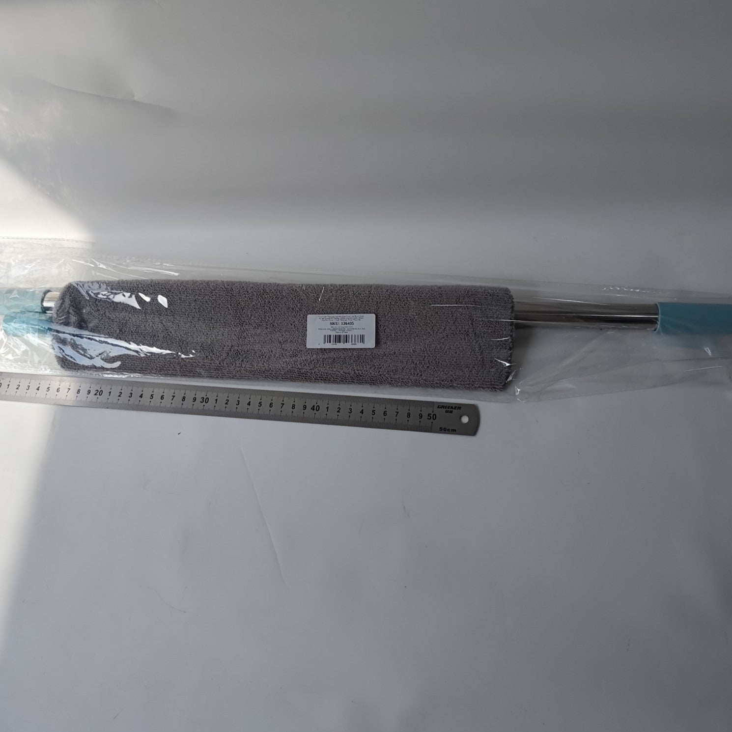 Pamatuf pentru Curatat Praful, Flippy, Model Slim pentru Zone Greu Accesibile, Maner Extensibil, Laveta Microfibra
