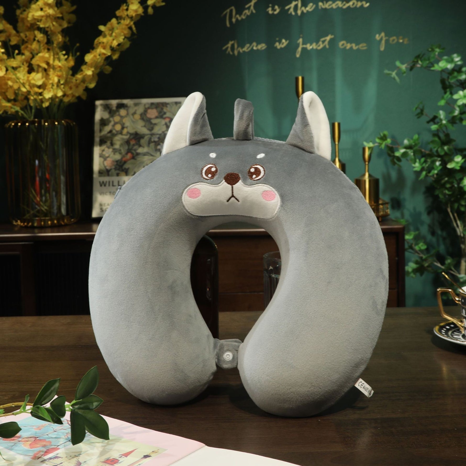 Perna de Calatorie in Forma de U, Flippy, Pentru Gat si Cap, Umplutura din Spuma cu Memorie, 30x30 cm, Model Husky,