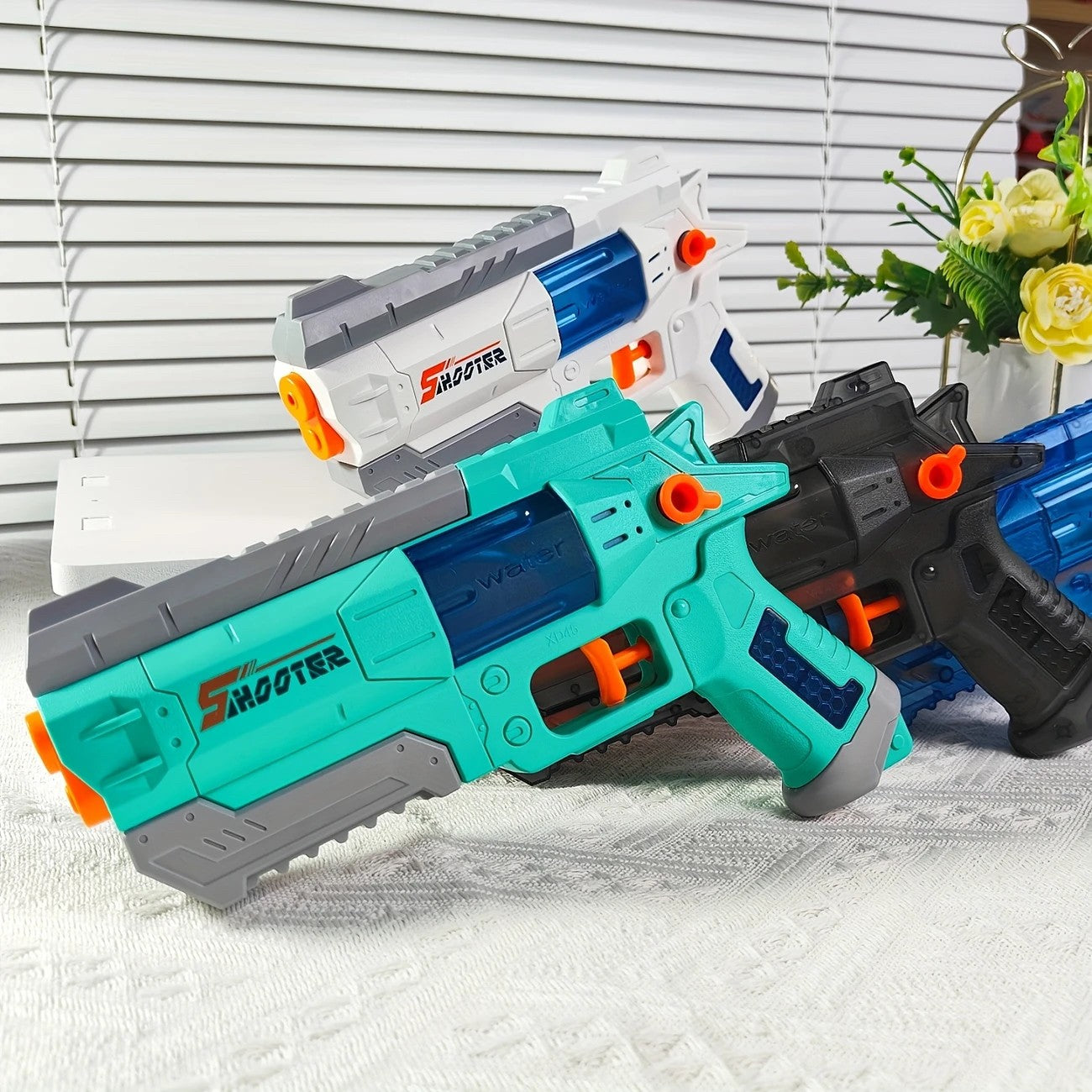 Pistol Manual cu Apa, Flippy, Jucarie Pistol cu Apa Sigur Pentru Copii, Design Nou S-Shooter Atractiv, 23 x 14.5 cm,
