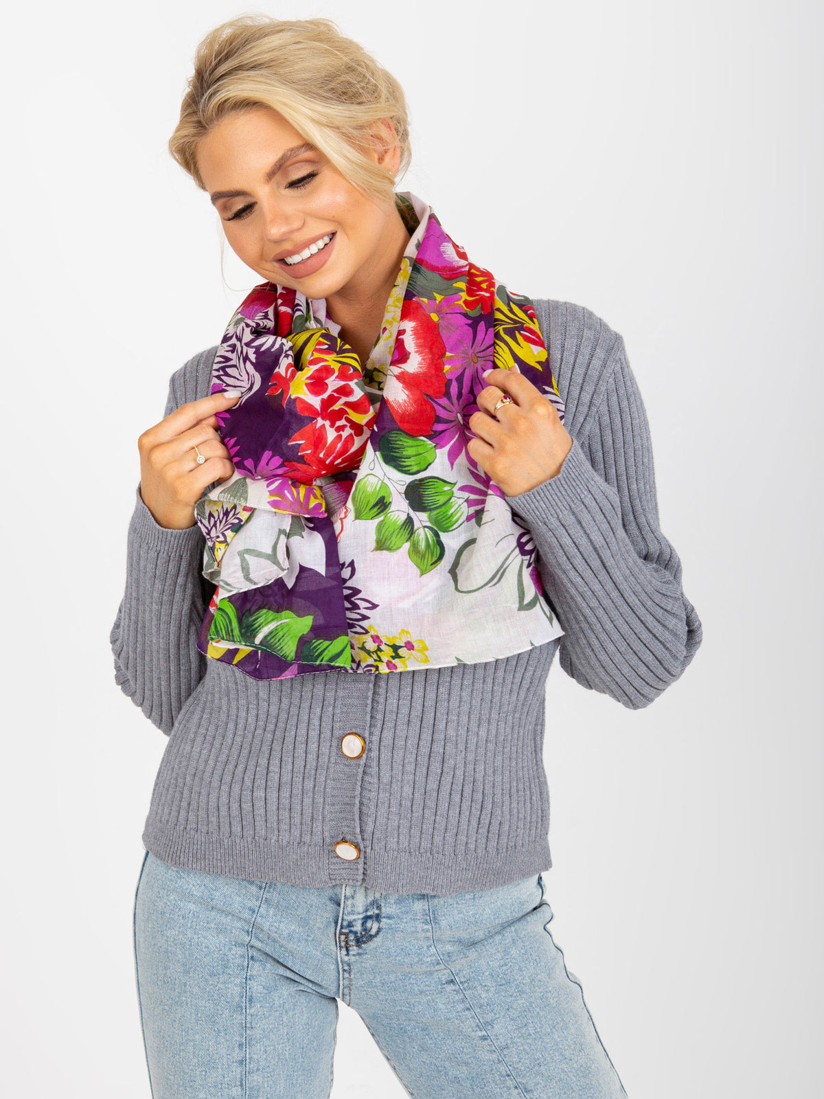 Eșarfă din bumbac alb și violet cu imprimeu floral