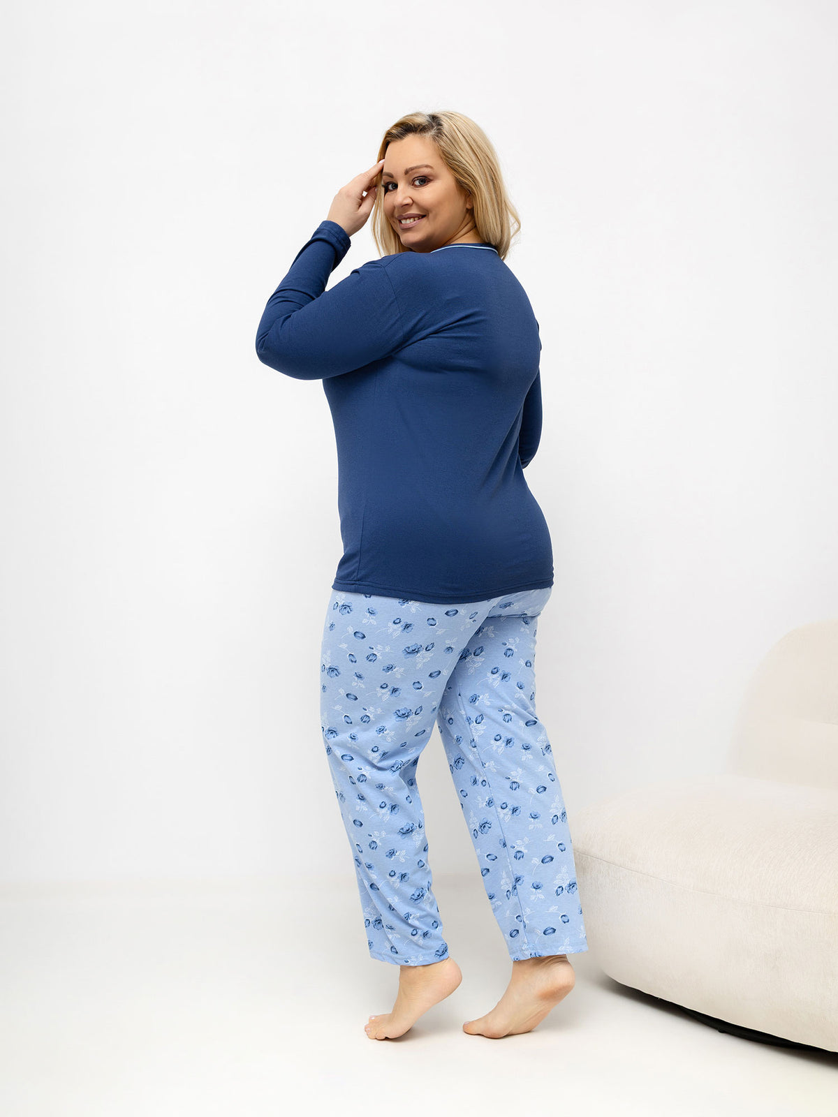 Pijamale albastru inchis