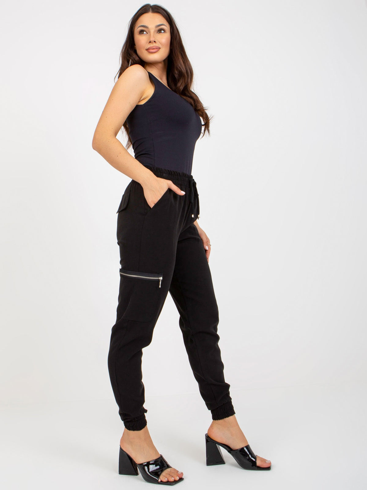 Pantaloni de trening ZULUNA negri, cargo, cu legături