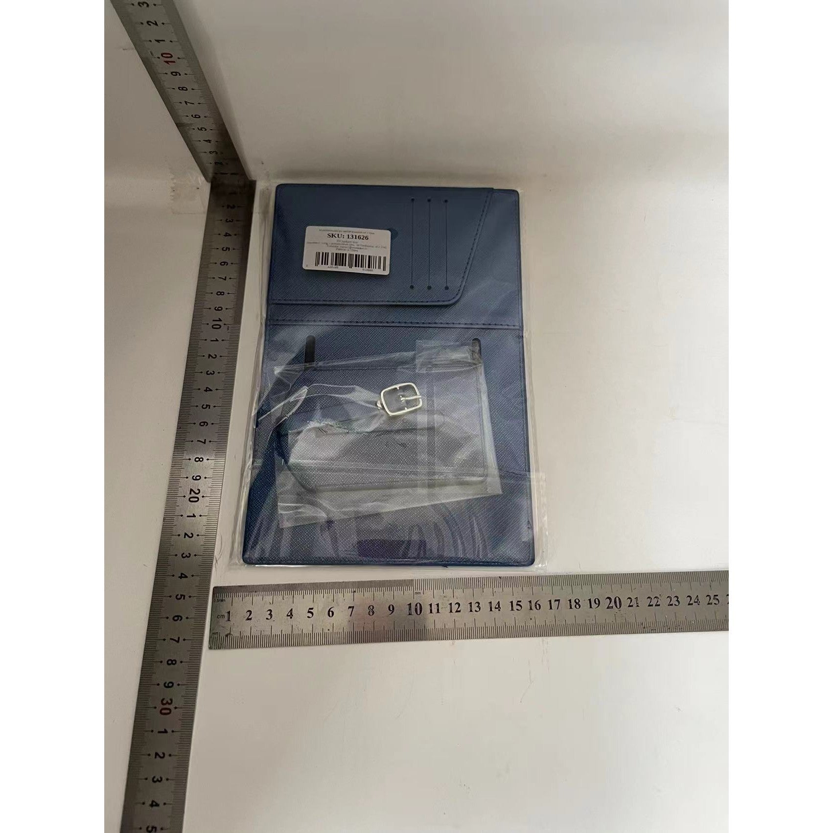 Portofel pentru Pasaport si Carduri, Flippy, 23x16 cm, 70g, din Piele PU, Suport Pix, Accesoriu Suport Eticheta,