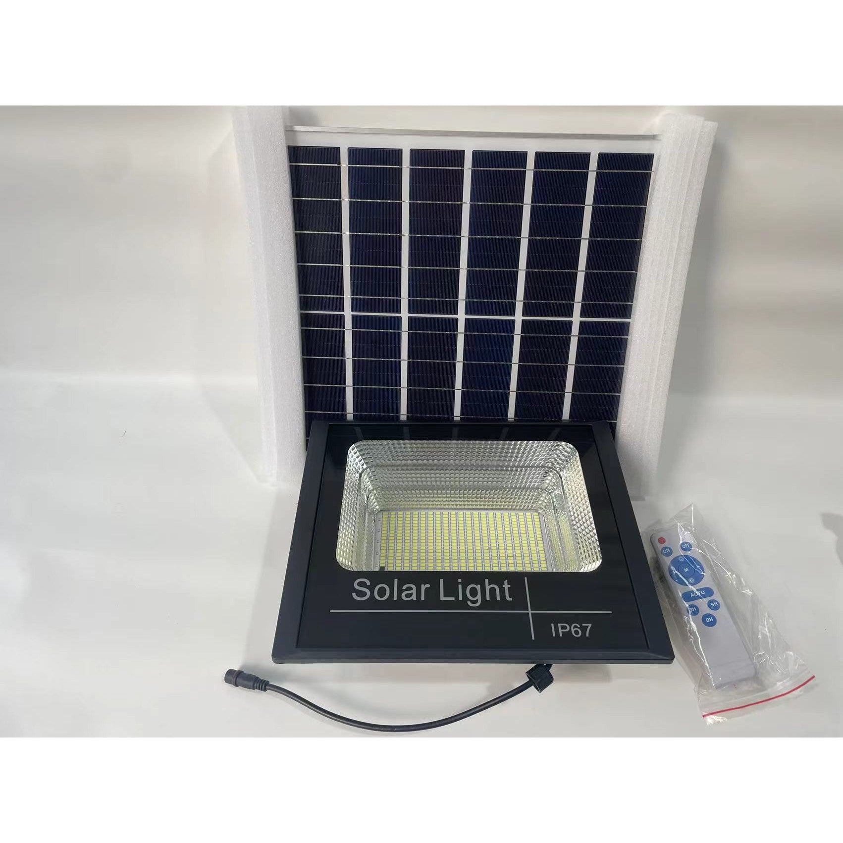 Proiector LED SMD 300W cu incarcare solara Flippy, panou solar, cu telecomanda, suport prindere, material ABS, 18AH,