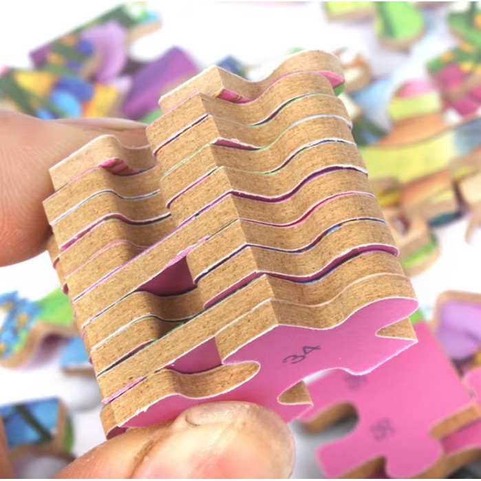 Puzzle 60 de Piese din Lemn in Cutie Metalica, Flippy, Model Cei Trei Purcelusi, Educativ, Dezvoltare Abilitati