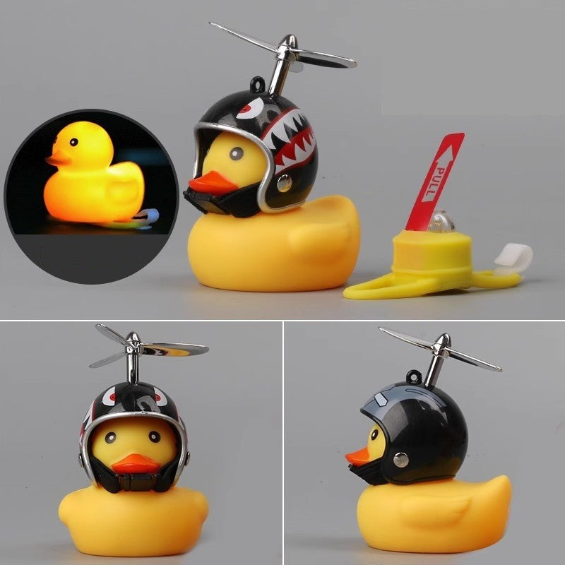 Ratusca Decorativa, Flippy, pentru Bicicleta, Motocicleta, Masina, cu Sistem de Prindere, Lumini, 7.5 x 9 cm, cu Casca,
