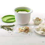 Recipient pentru Preparat Branza, Flippy, Capac de Silicon, Cheese Maker din Plastic, Strecuratoare, 17x14.5x12.8 cm,