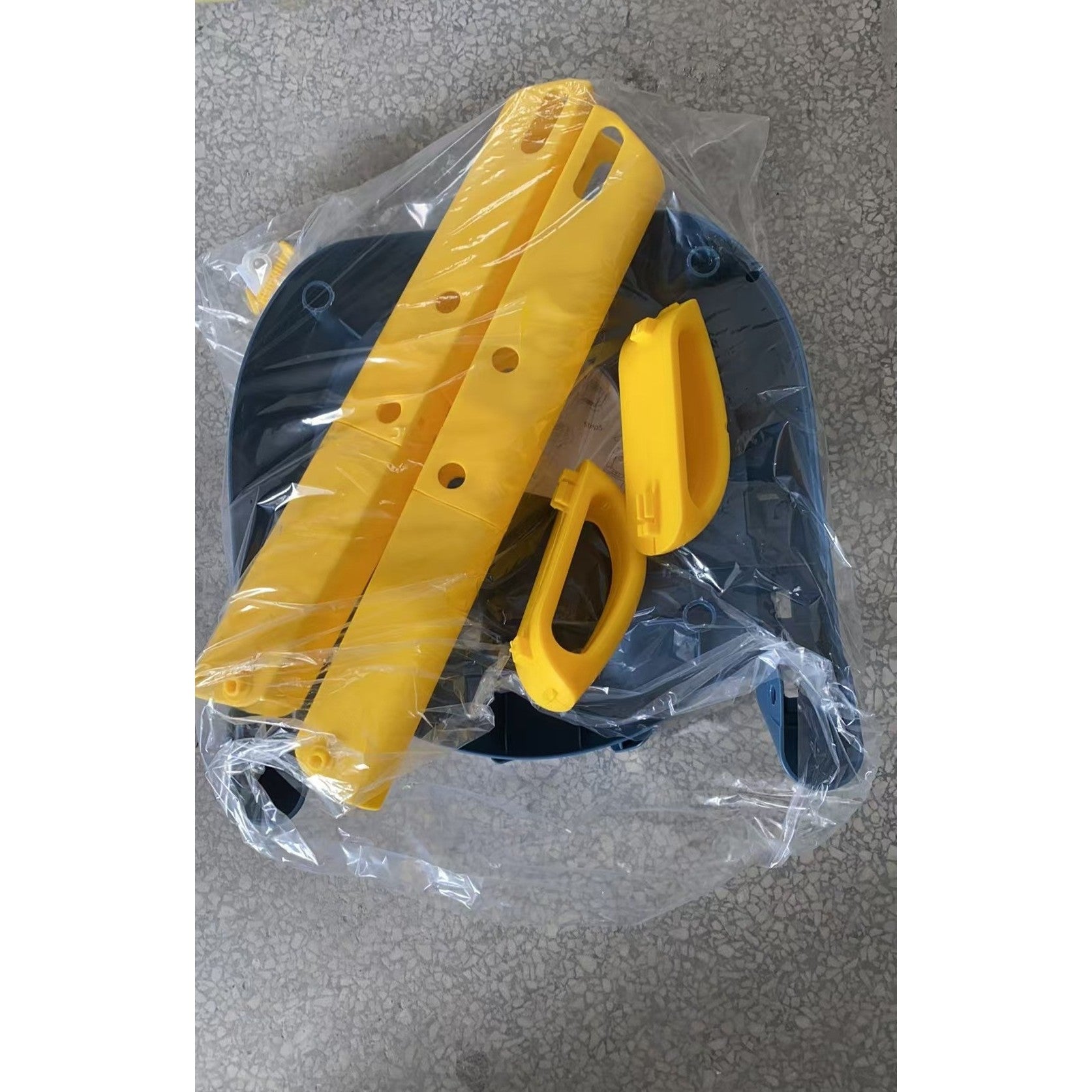 Reductor si Scaunel Inaltator WC, Flippy, pentru Copii 1 - 7 Ani, 2 Trepte Reglabile, Pliabil, Colac Moale, cu Spatar
