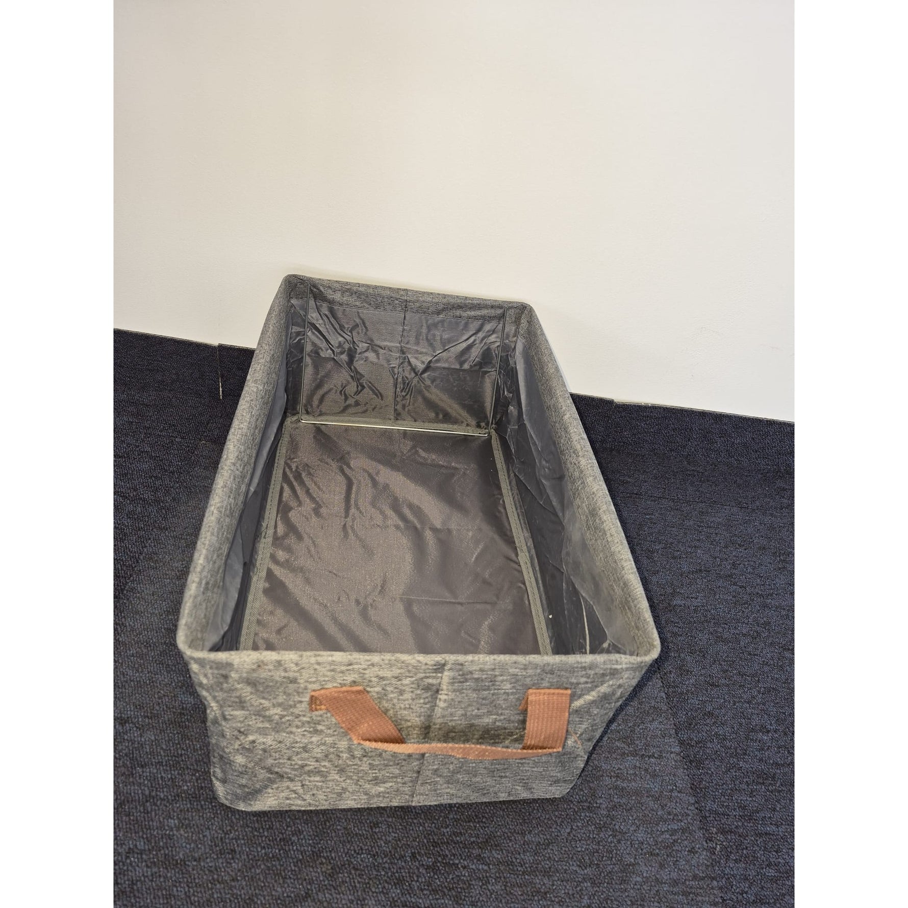 Resigilat: Cutie de Depozitare Tip Cos, Flippy, Material Textil, Pliabila, 47x28x20 cm, 35 l, Cadru Metalic, cu Manere,