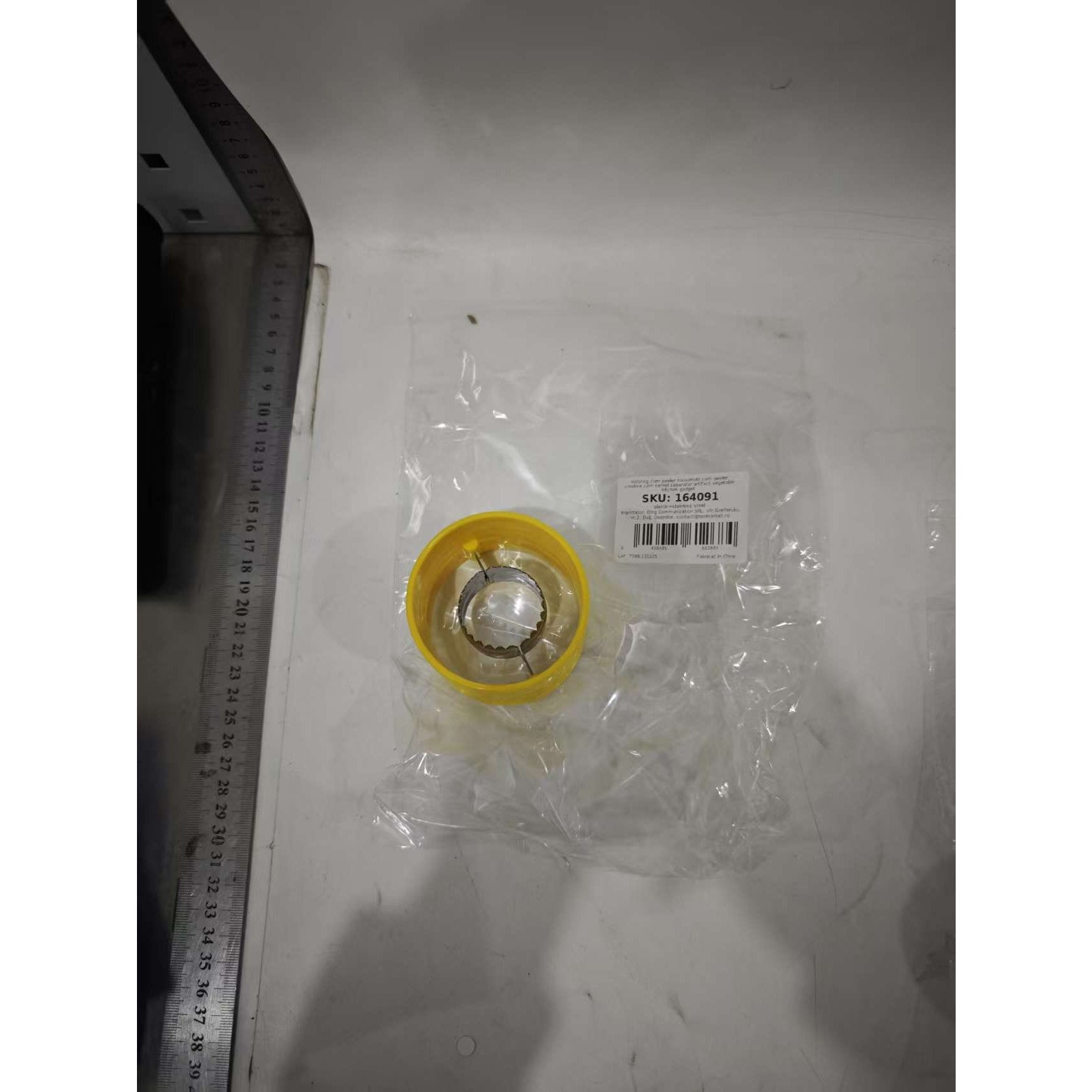 Ustensila pentru Curatare Porumb, Flippy, Diametru 3.6 cm, din Plastic si Otel Inoxidabil, Galben