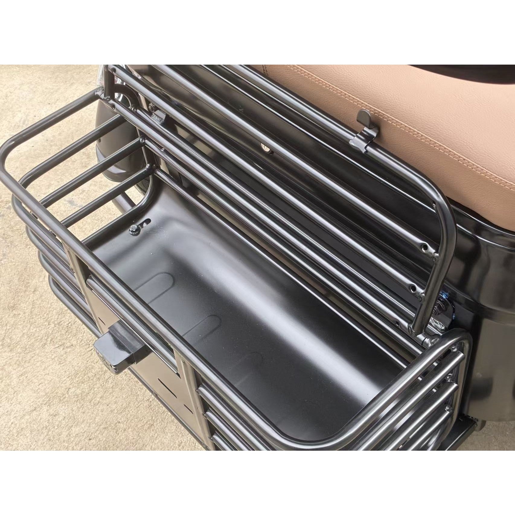 Triciclu Electric V6, Saige, Fara Permis, cu Doua Locuri, Motor 1800W, Baterie 72V24Ah, Autonomie 60km, 220x88x105 cm,