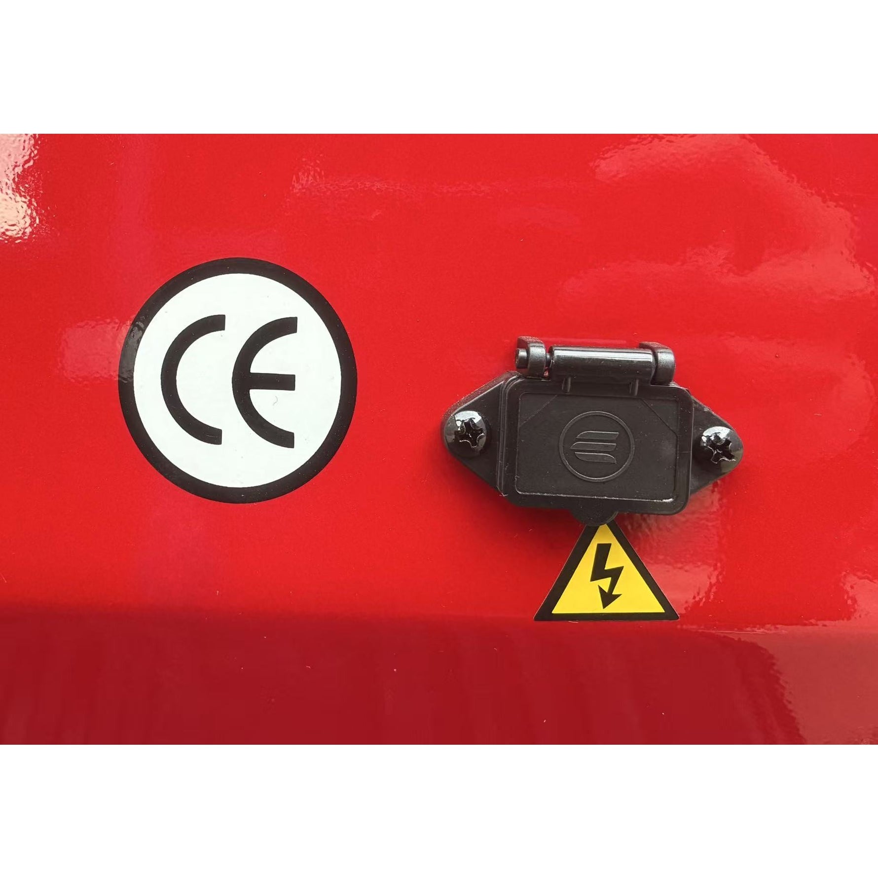 Triciclu Electric V6, Saige, Fara Permis, cu Doua Locuri, Motor 1800W, Baterie 72V24Ah, Autonomie 60km, 220x88x105 cm,