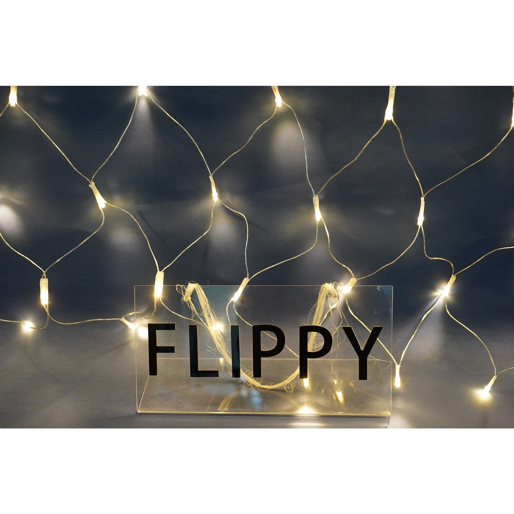 Sectiune Instalatie de Craciun Flippy, Tip Plasa, 320 LED-uri, 3 m x 3 m, 8 jocuri de lumini, Interconectabila, Fir