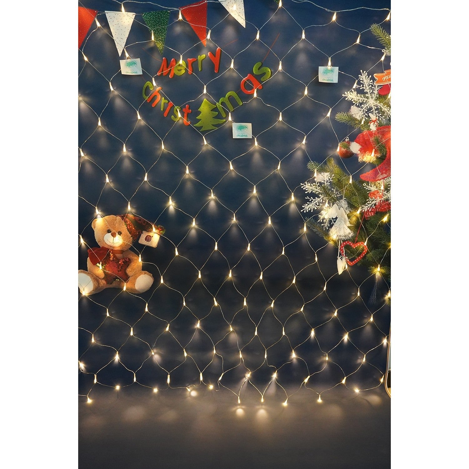 Sectiune Instalatie de Craciun Flippy, Tip Plasa, 80 LED-uri, 2 m x 1 m, 8 jocuri de lumini, Interconectabila, Fir