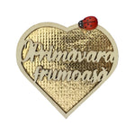 Set 100 bucati Martisor din Lemn cu Magnet, Jolie, Model Inima cu Scris O Primavara Frumoasa, Decor Buburuza, Insertie
