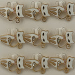 Set 12 Brose Martisor Primavara, Jolie, Model Pisica Alba cu Pietre